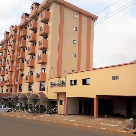 Hotel Jouvence International Яунде Екстер'єр фото