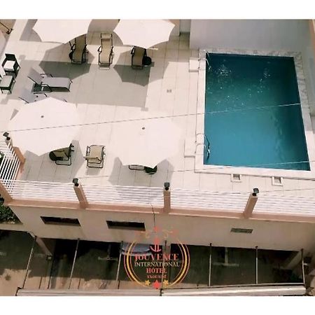 Hotel Jouvence International Яунде Екстер'єр фото