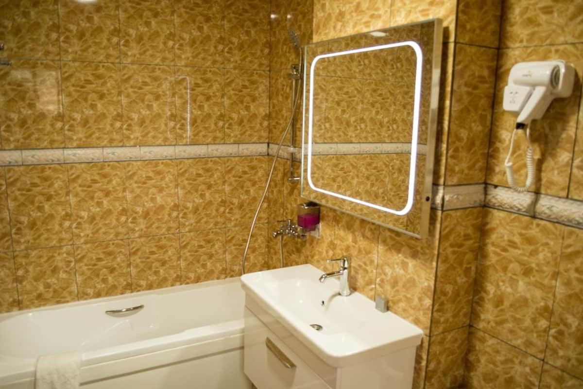 Hotel Jouvence International Яунде Екстер'єр фото