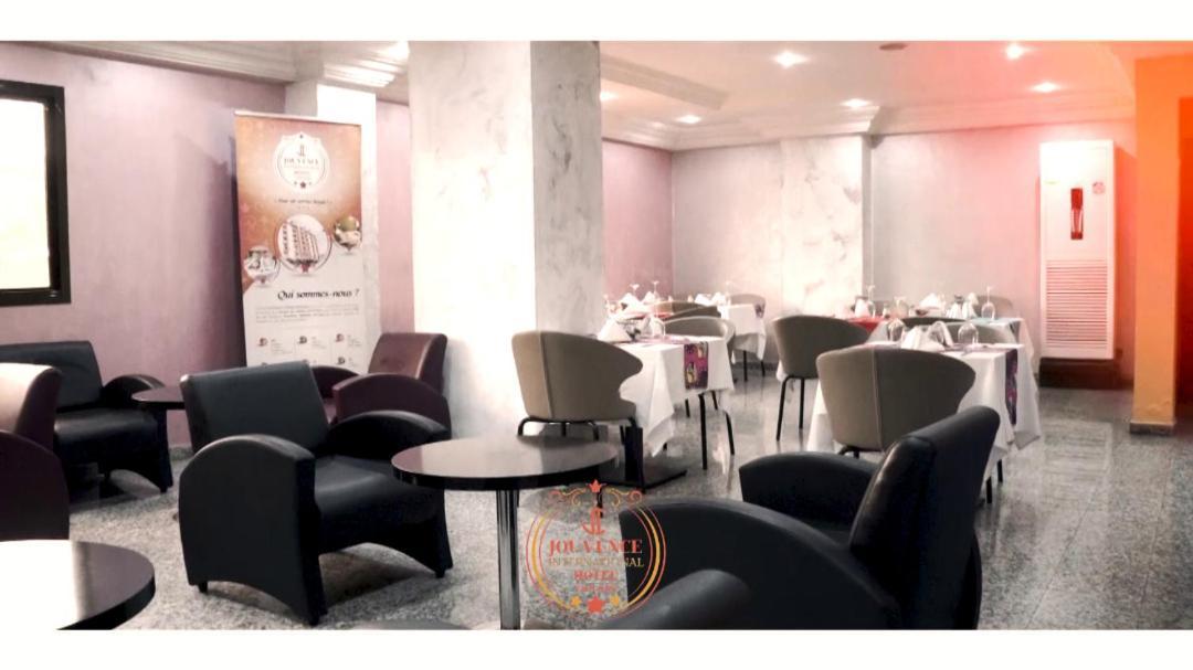 Hotel Jouvence International Яунде Екстер'єр фото